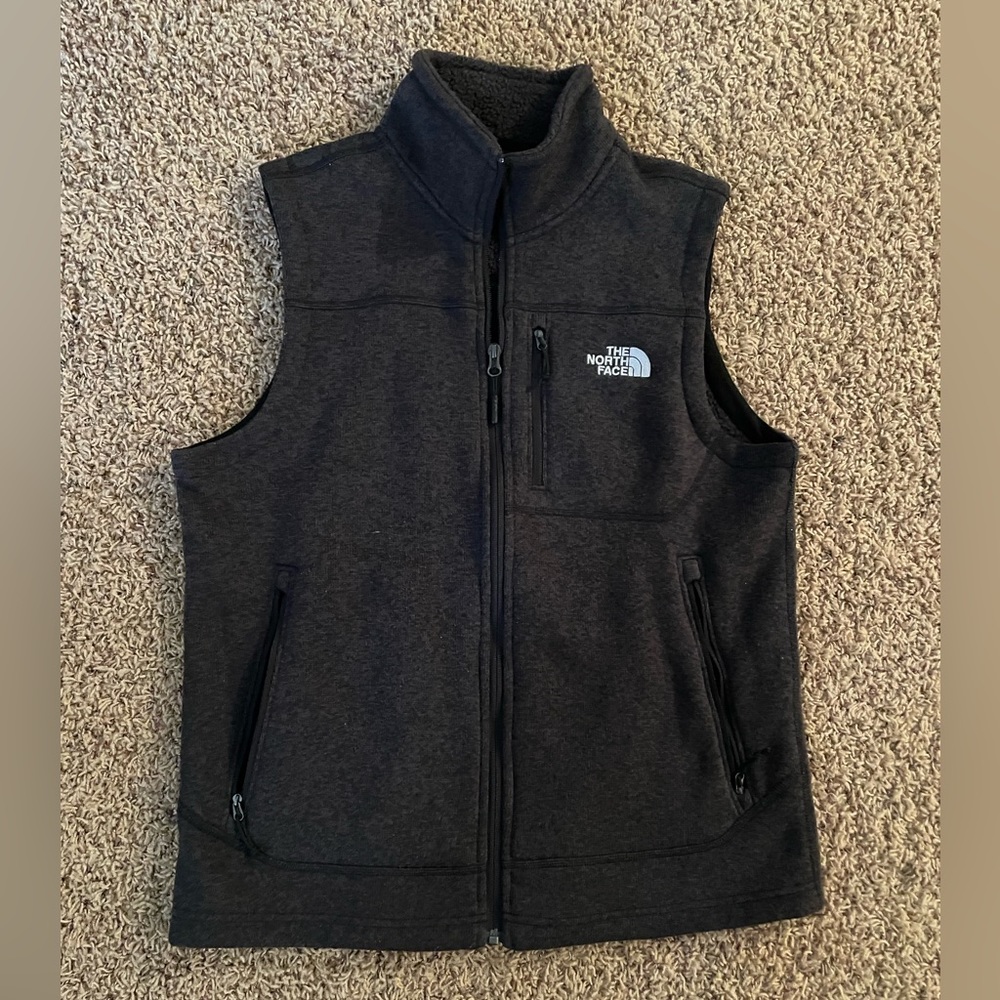 Black North face vest medium